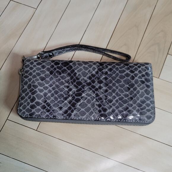 Michael Kors Grey Black Snakeskin Embossed Leather Wallet - Picture 2 of 15